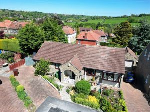 8 Smiddyfields, Sleights