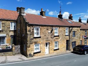 9 Church Street, Castleton